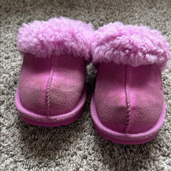 UGG Pink Fluffy Slippers - Picture 5 of 7